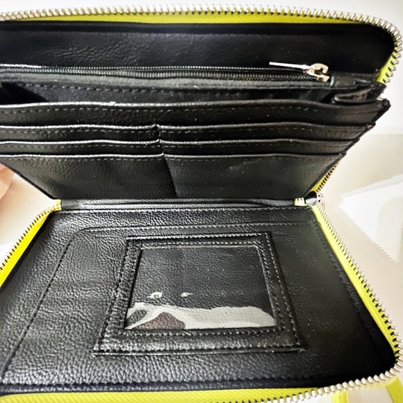 Betsey Johnson wallet - Picture 4 of 6